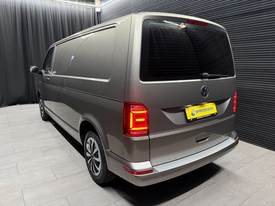 VW Transporter 2,0 TDi 180 Kassevogn DSG lang