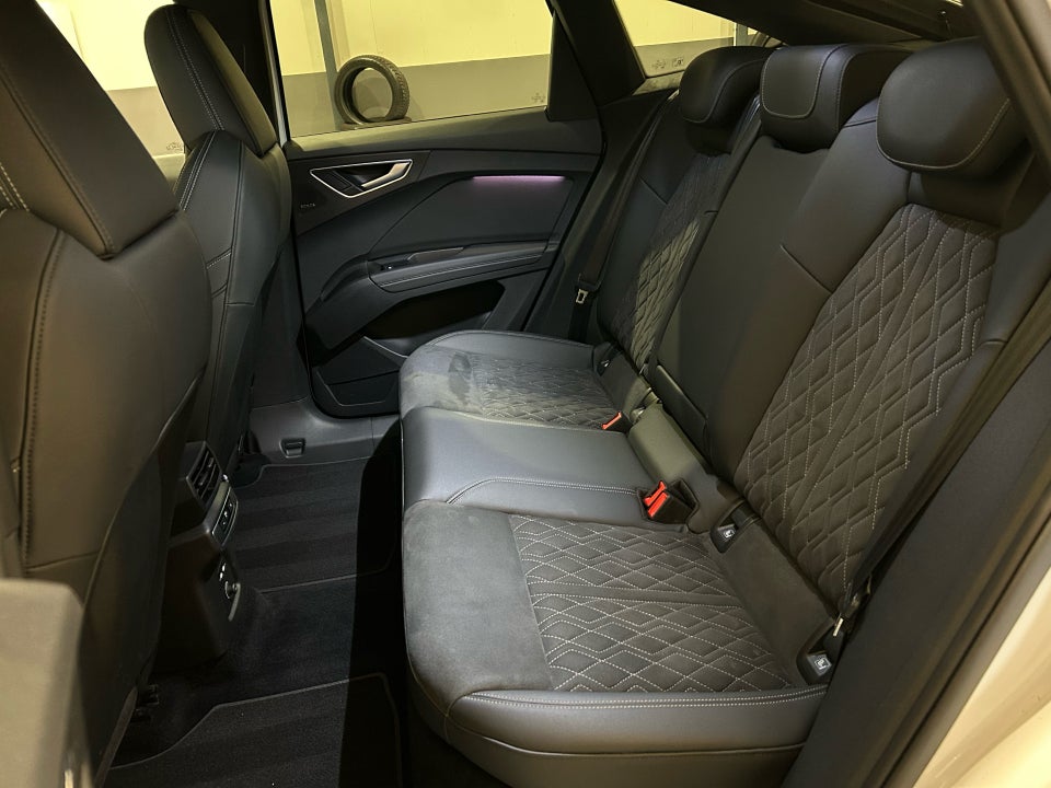 Audi Q4 e-tron 40 S-line Sportback 5d