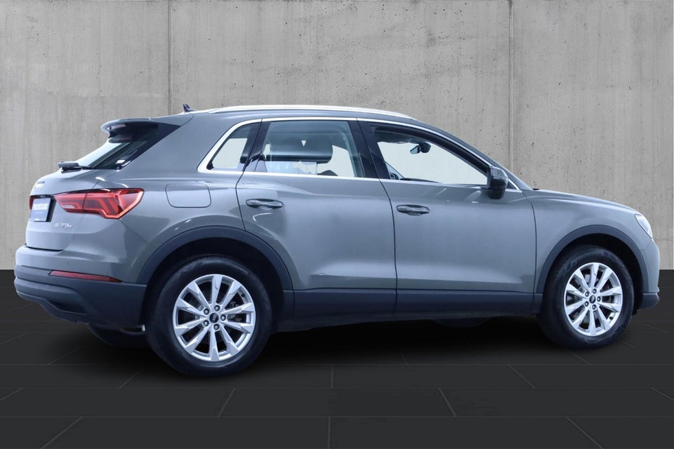 Audi Q3 45 TFSi e Attitude plus S-tr. 5d