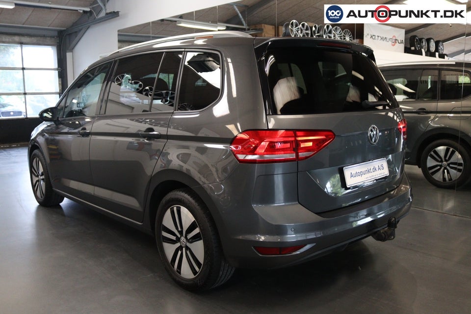 VW Touran 1,6 TDi 115 Comfortline Connect DSG 7prs 5d