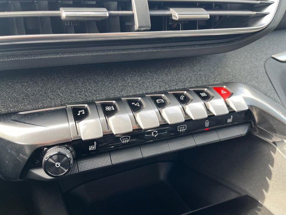 Peugeot 3008 1,2 PureTech 130 Allure Limited 5d