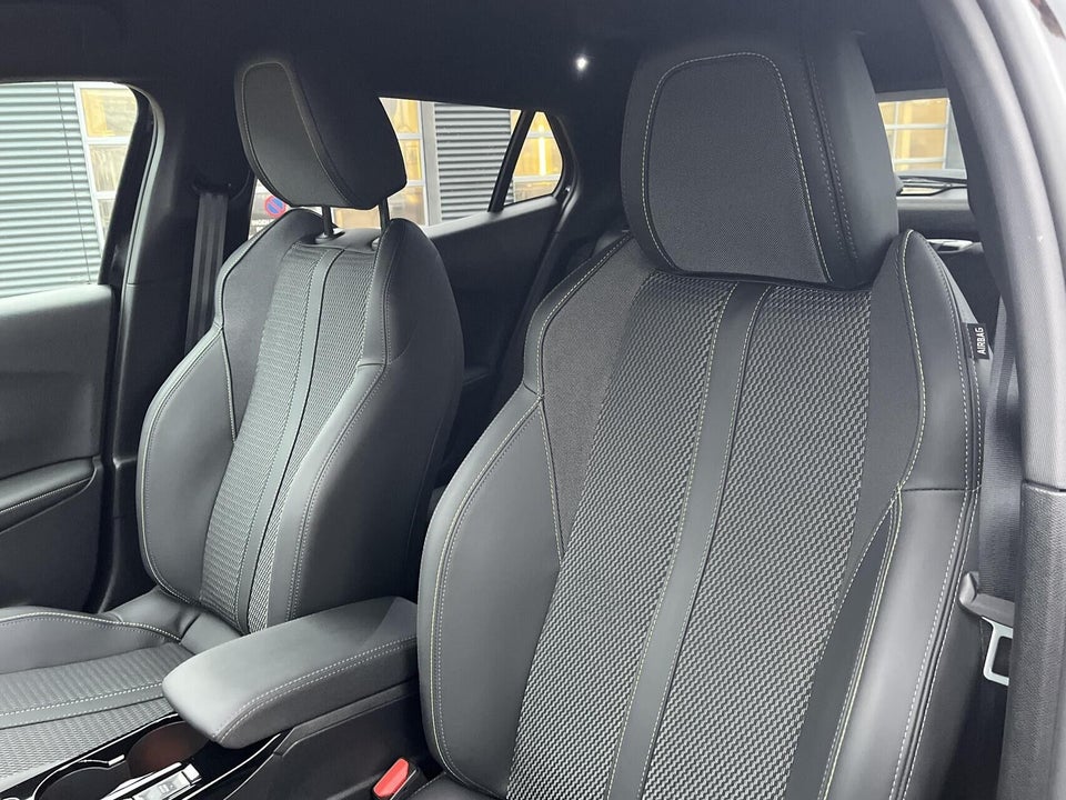 Peugeot e-2008 54 GT 5d