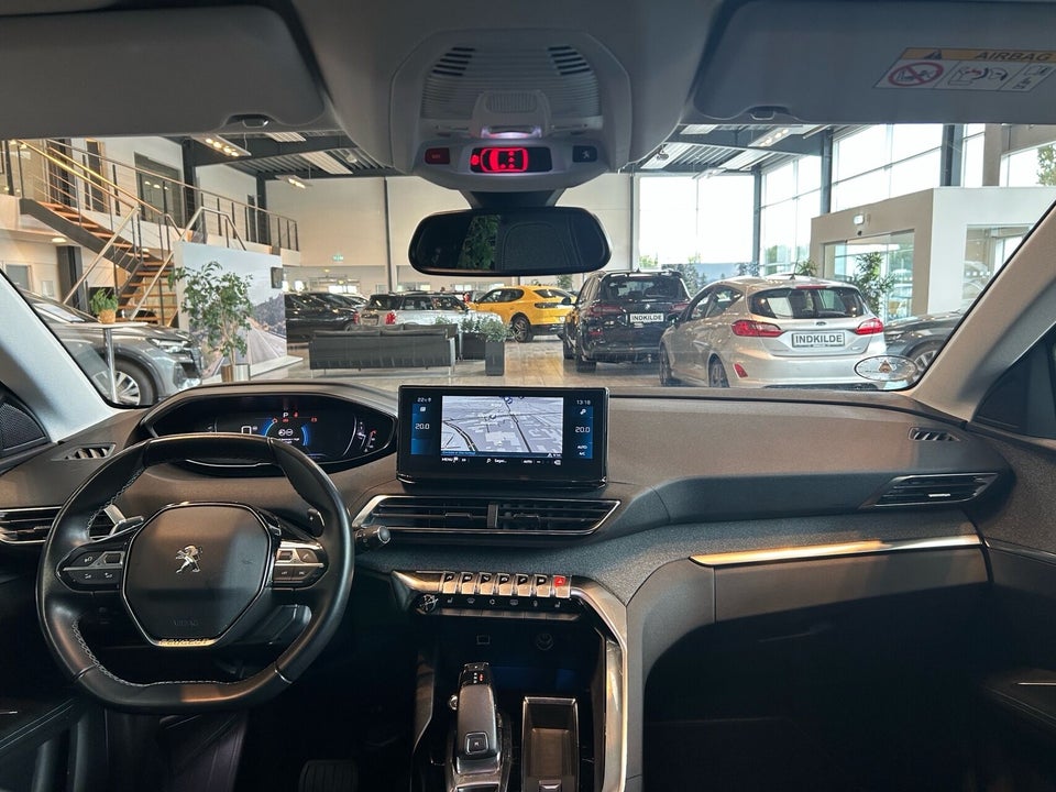 Peugeot 3008 1,5 BlueHDi First Selection EAT8 5d