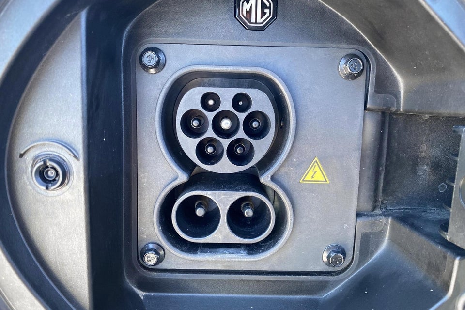 MG Marvel R Performance 5d