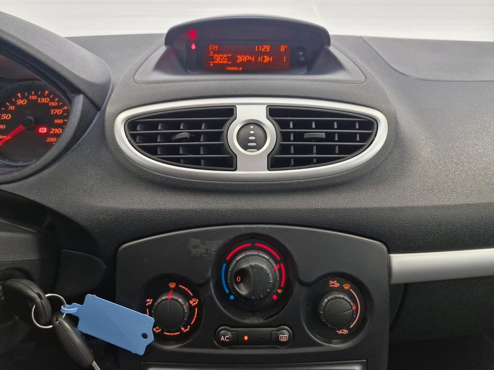 Renault Clio III 1,2 16V Authentique Sport Tourer 5d