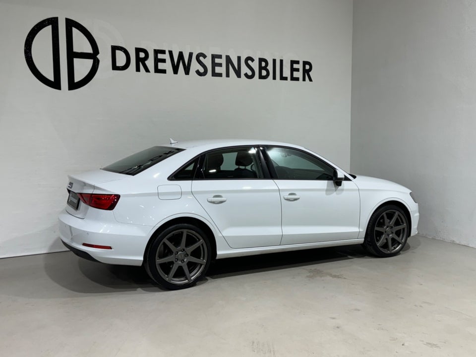 Audi A3 1,6 TDi 110 Ambiente S-tr. 4d