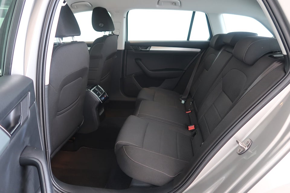 Skoda Superb 2,0 TDi 150 Ambition Combi DSG 5d