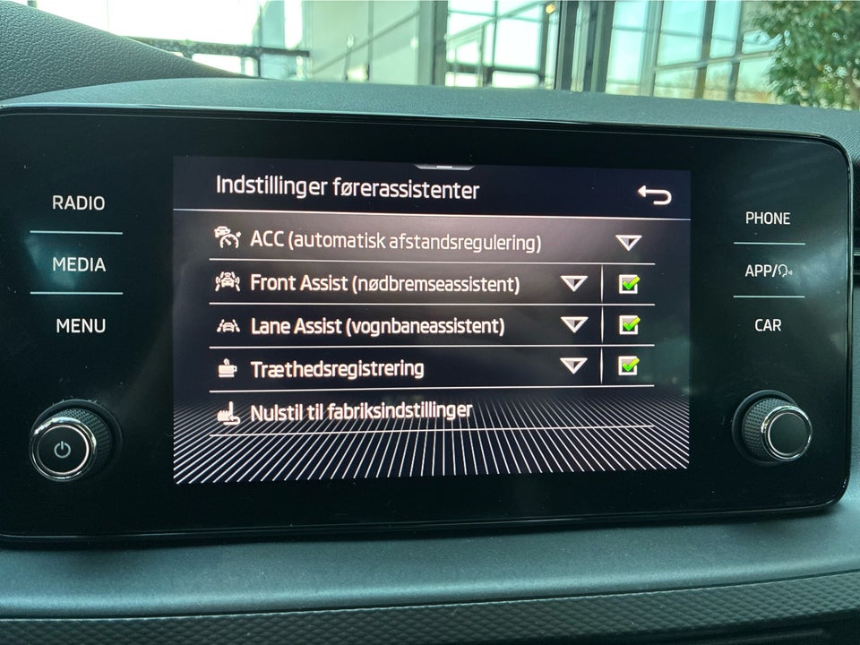 Skoda Kamiq 1,0 TSi 110 Blackline DSG 5d