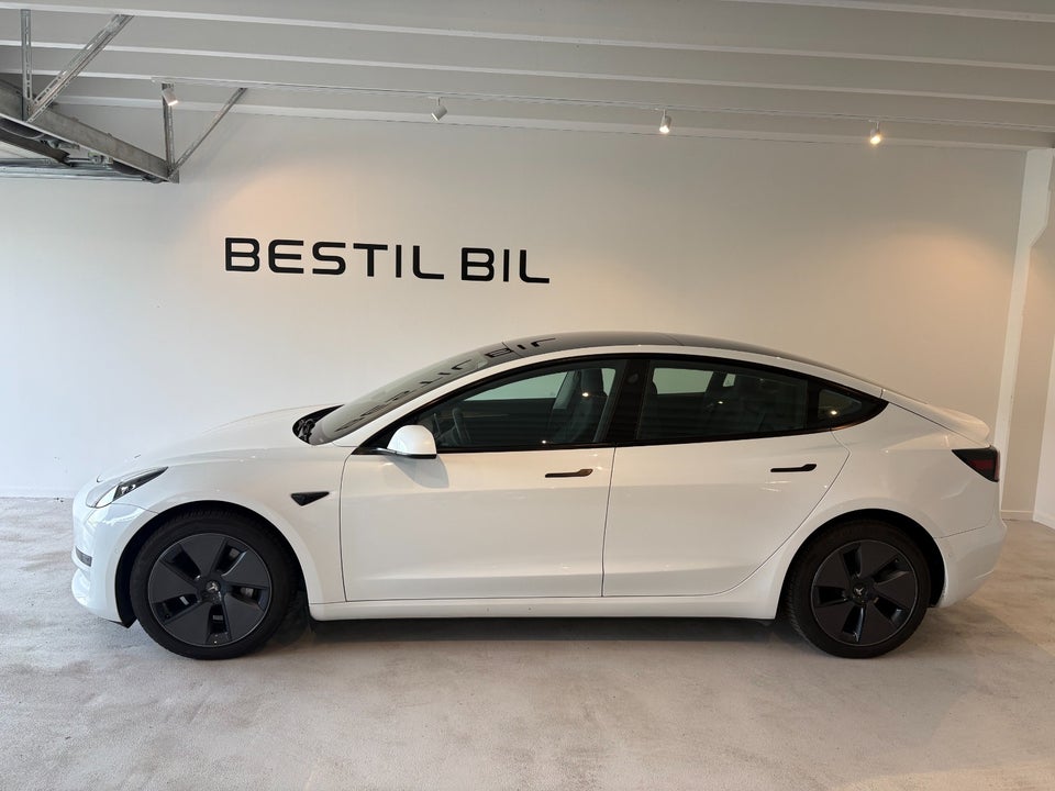 Tesla Model 3 RWD 4d