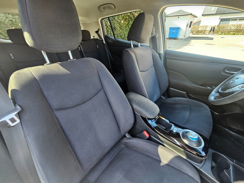 Nissan Leaf 24 Acenta 5d