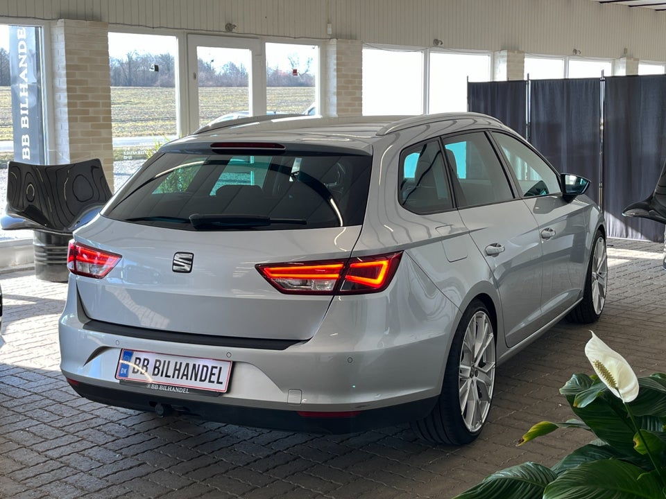 Seat Leon 1,6 TDi 110 Style ST DSG 5d
