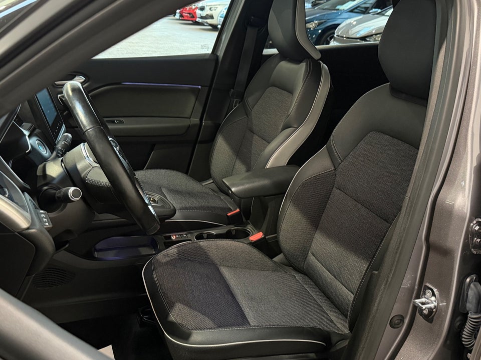 Renault Captur 1,6 E-Tech Intens 5d