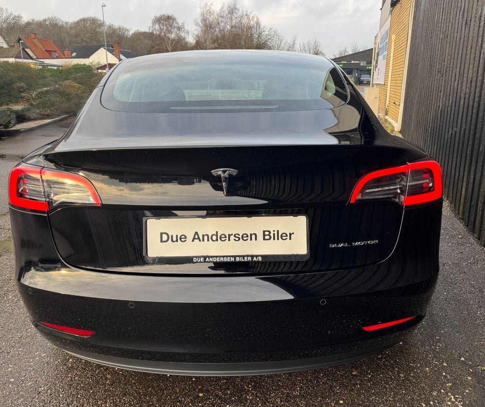 Tesla Model 3 Long Range AWD 4d