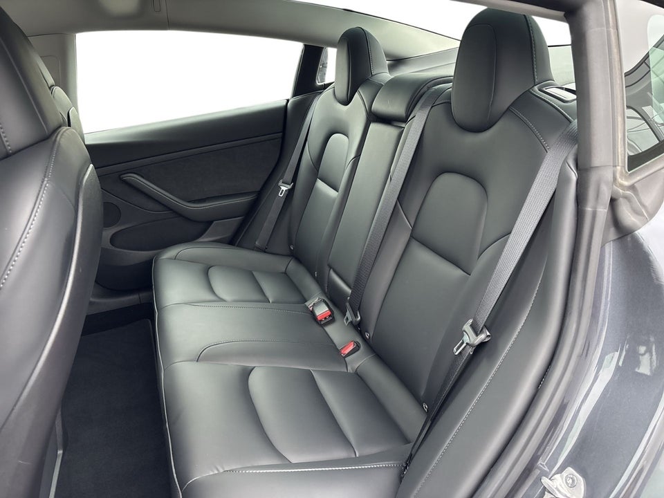 Tesla Model 3 RWD 4d