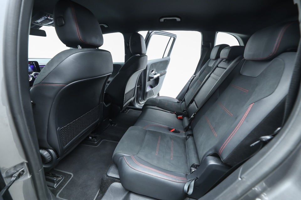 Mercedes EQB250 AMG Line 5d