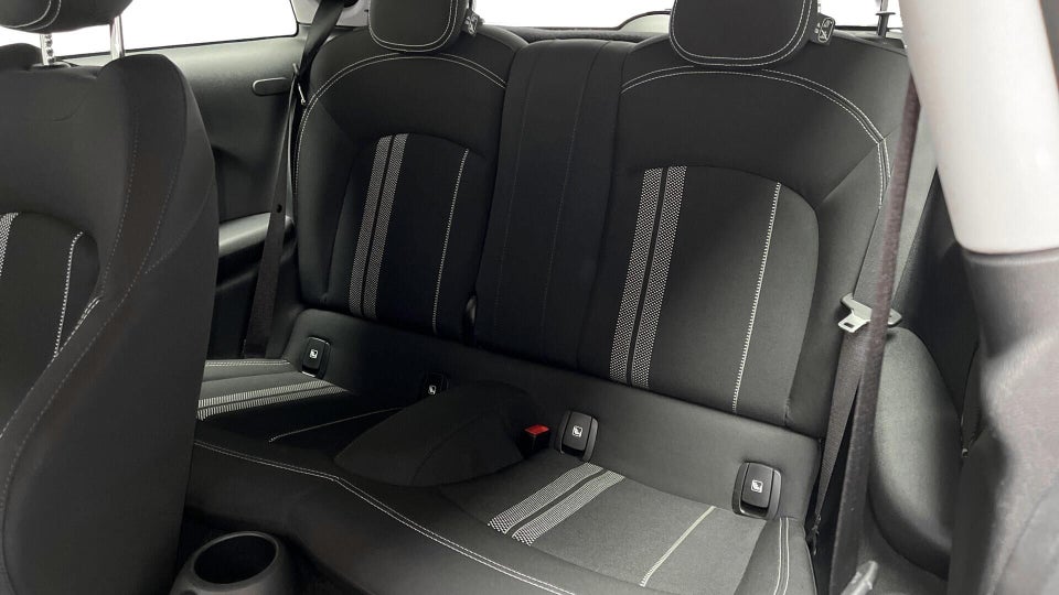 MINI Cooper SE Essential 3d