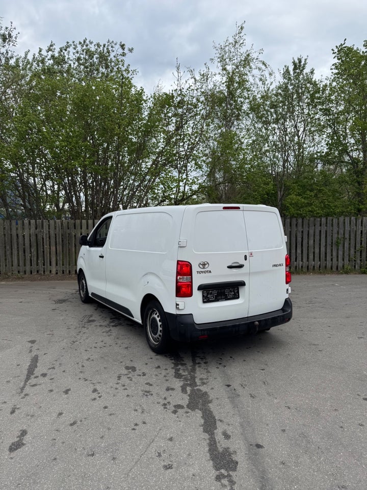 Toyota ProAce 1,5 D 120 Medium Comfort 5d