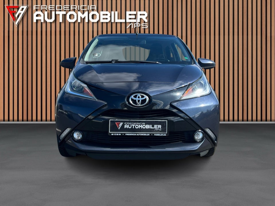 Toyota Aygo 1,0 VVT-i x-wave Sky 5d