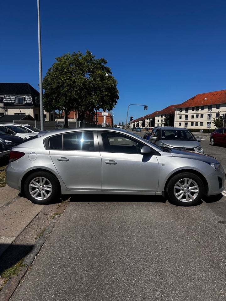 Chevrolet Cruze 1,8 LT 5d