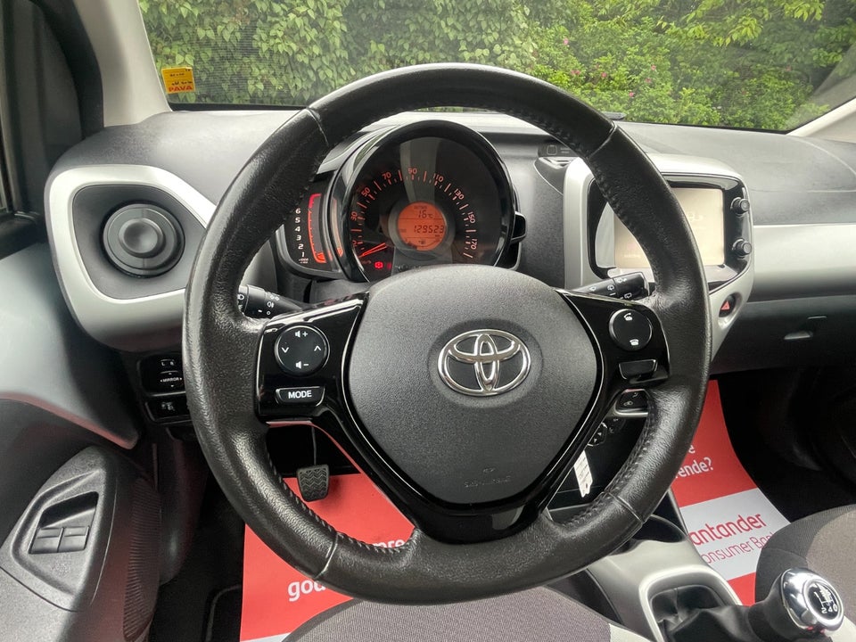 Toyota Aygo 1,0 VVT-i x-play 5d