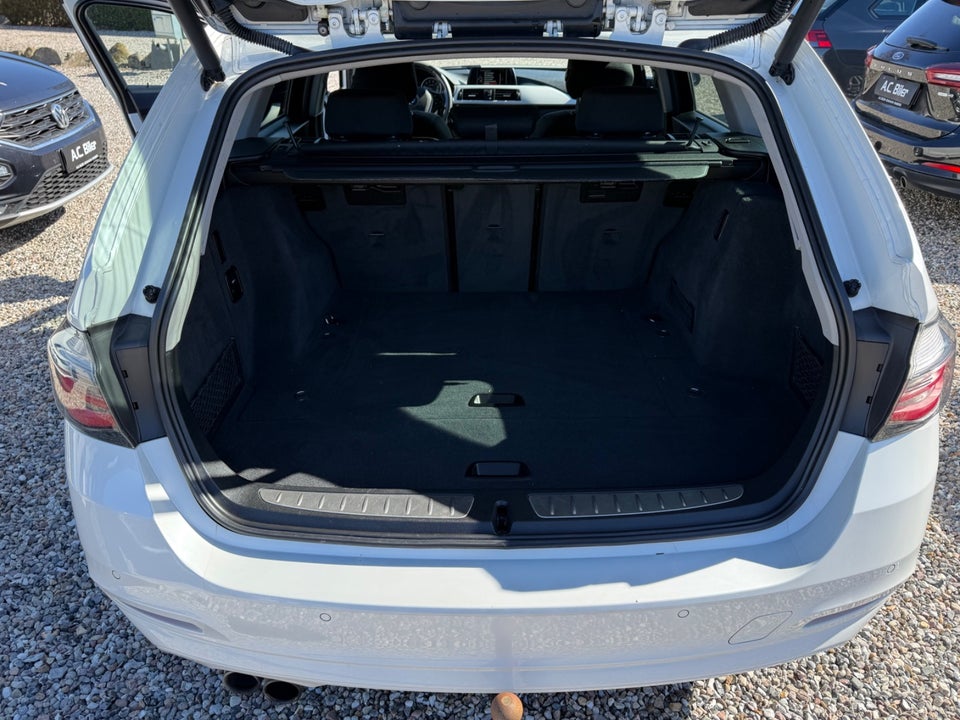 BMW 330i 2,0 Touring aut. 5d