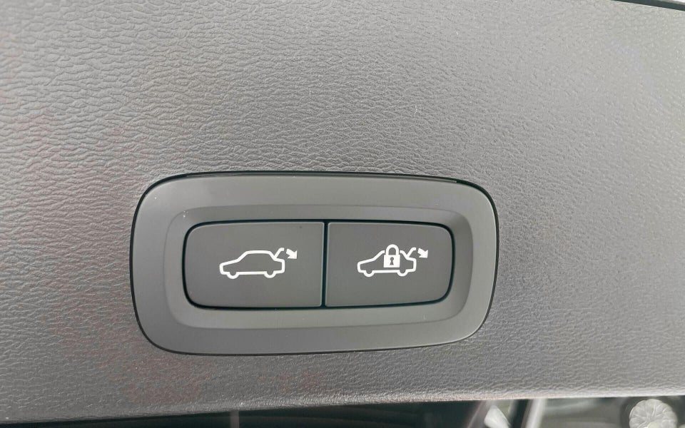 Volvo EX40 Extended Range Plus 5d