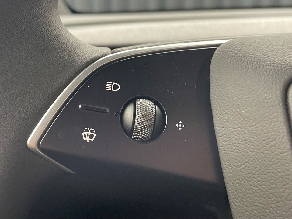 Tesla Model Y RWD 5d