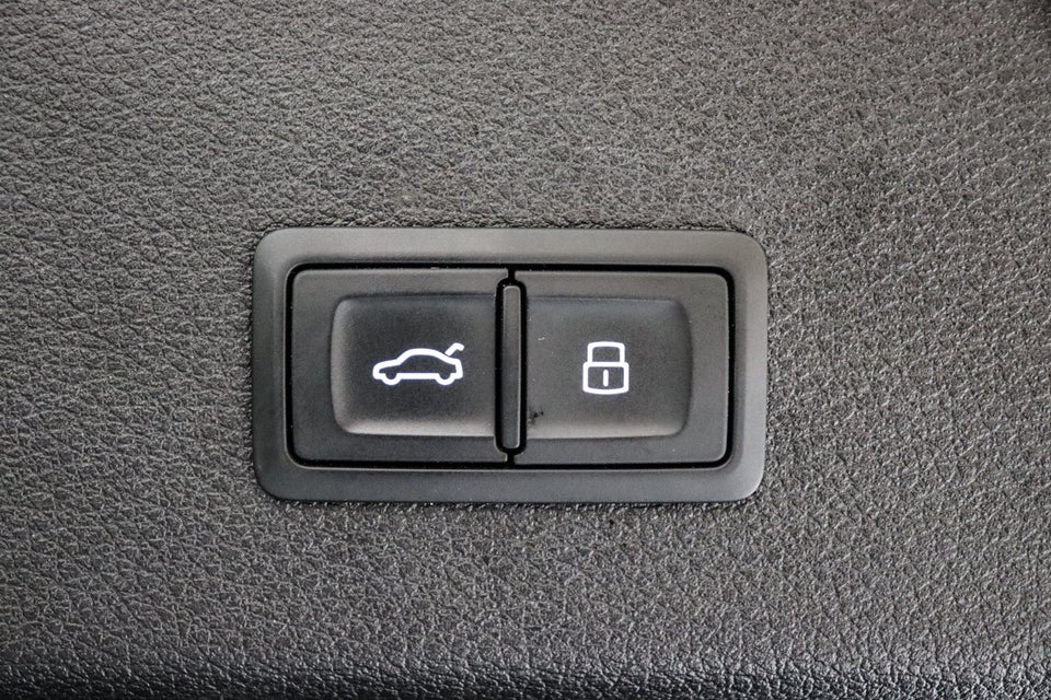Audi e-tron 55 S-line Sportback quattro 5d