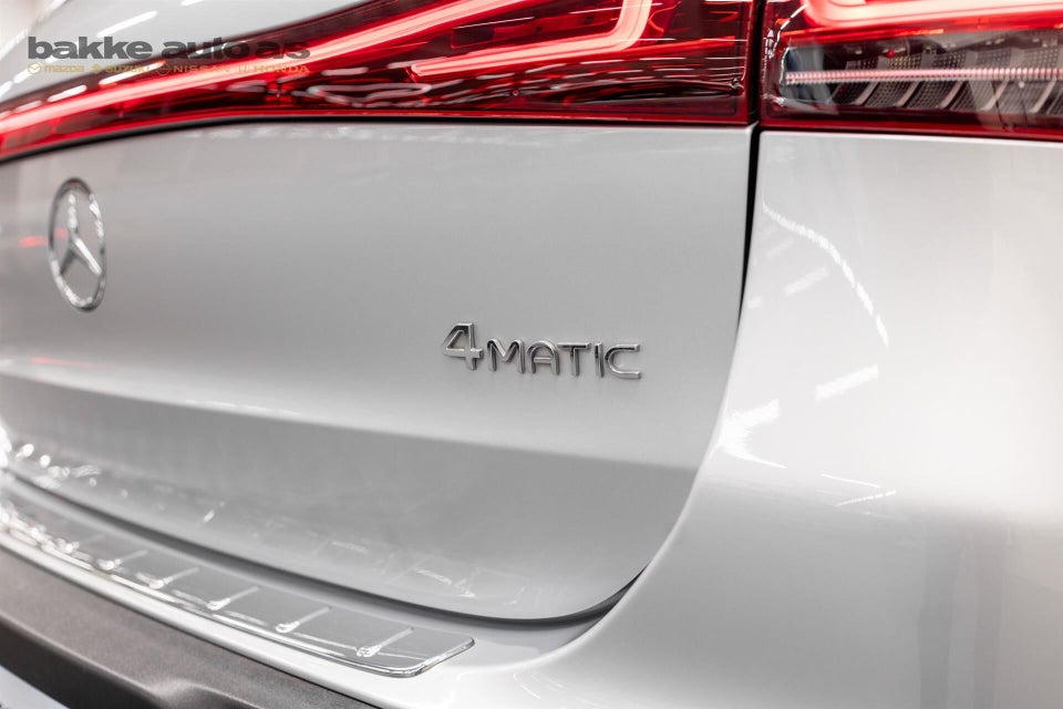 Mercedes EQA300 Progressive 4Matic 5d