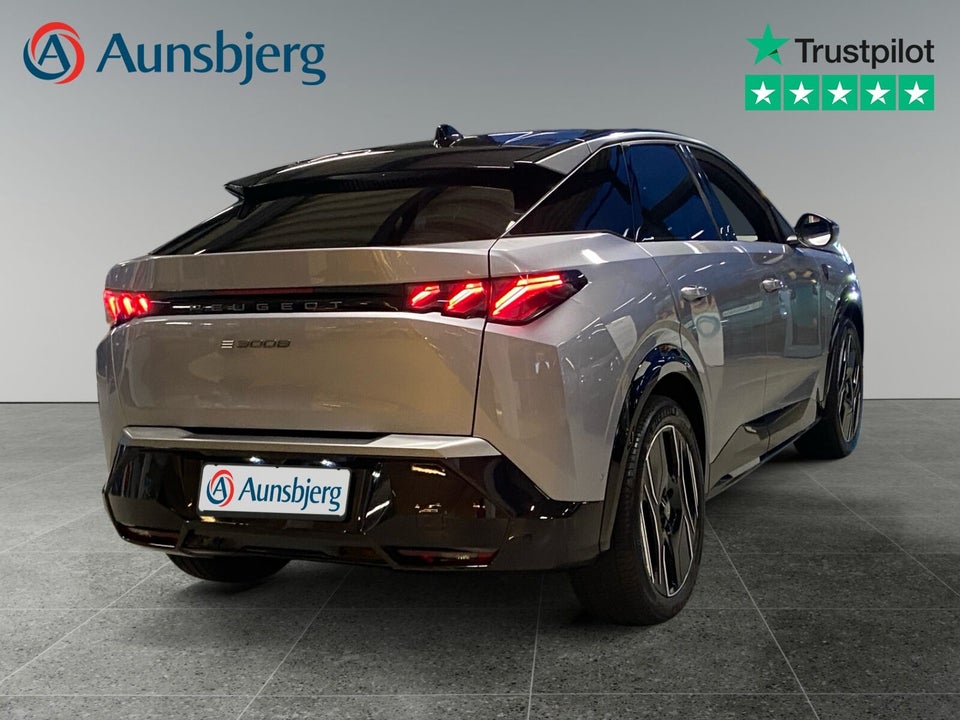 Peugeot e-3008 77 GT Pack 5d