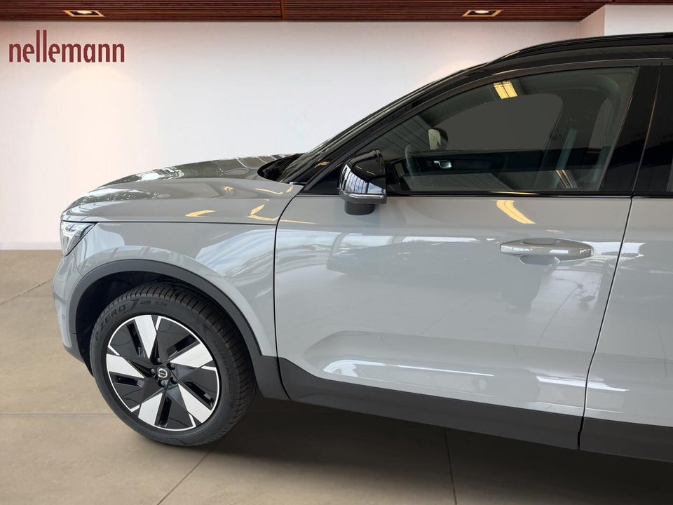 Volvo EX40 Extended Range Plus 5d