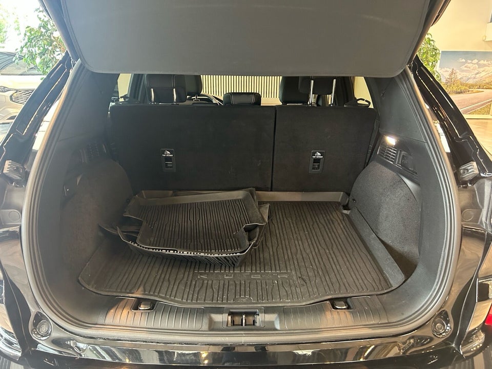 Ford Kuga 2,5 PHEV Vignale CVT 5d