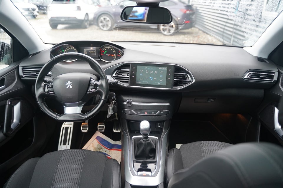 Peugeot 308 1,2 PureTech 130 Selection Sky SW 5d