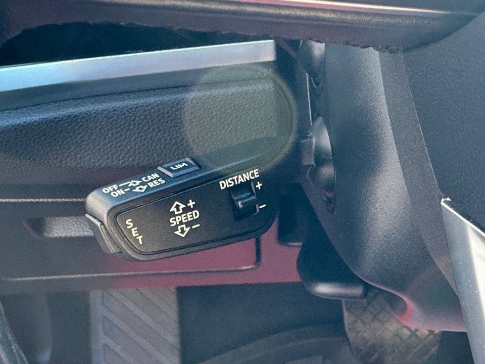 Audi Q3 45 TFSi e Attitude plus S-tr. 5d