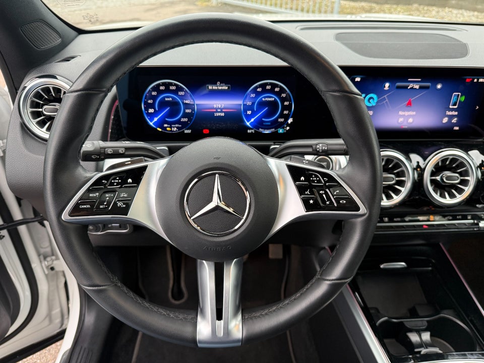 Mercedes EQB300 Progressive 4Matic 7prs 5d