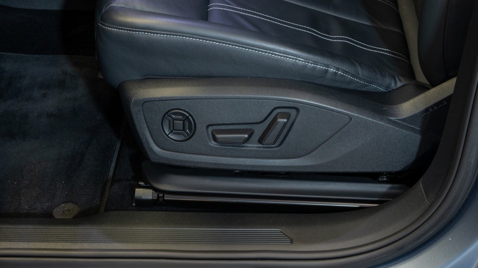 Audi Q4 e-tron 40 S-line 5d