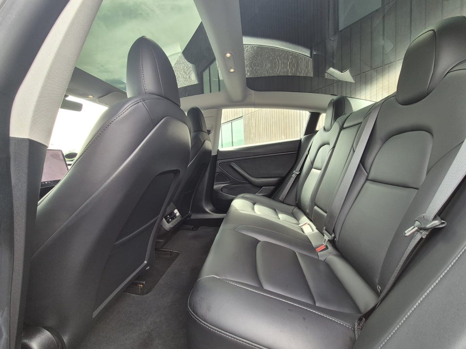 Tesla Model 3 Long Range AWD 4d