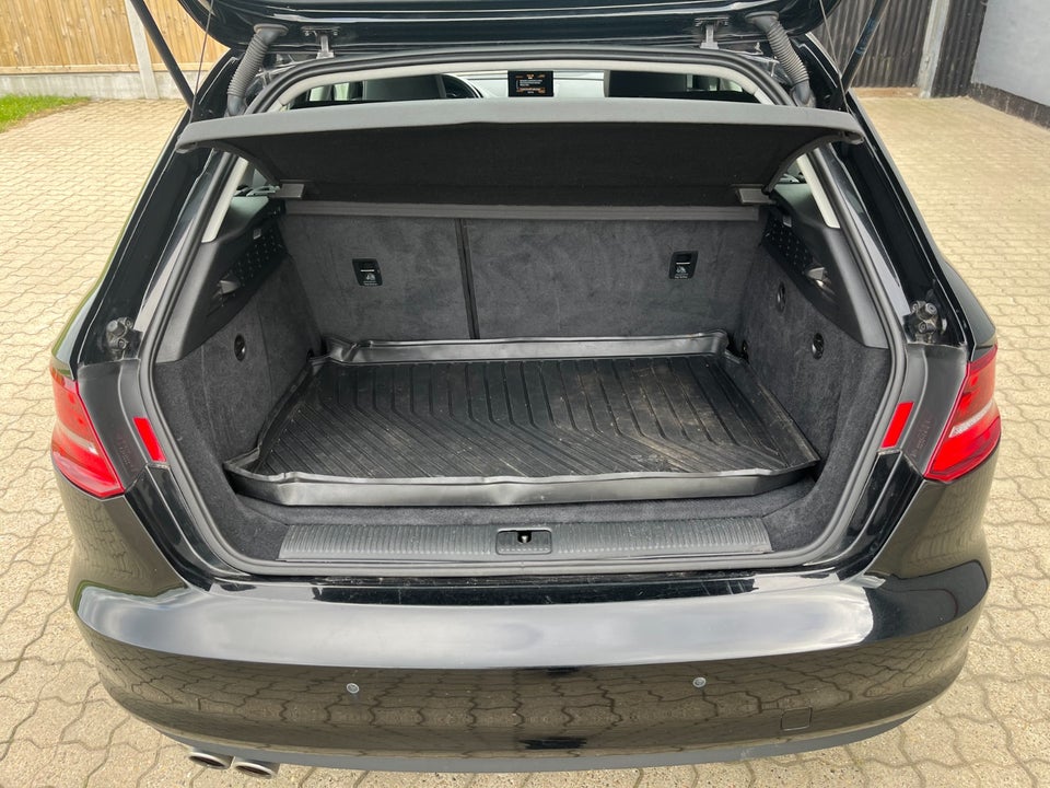 Audi A3 2,0 TDi 150 Ambiente Sportback 5d
