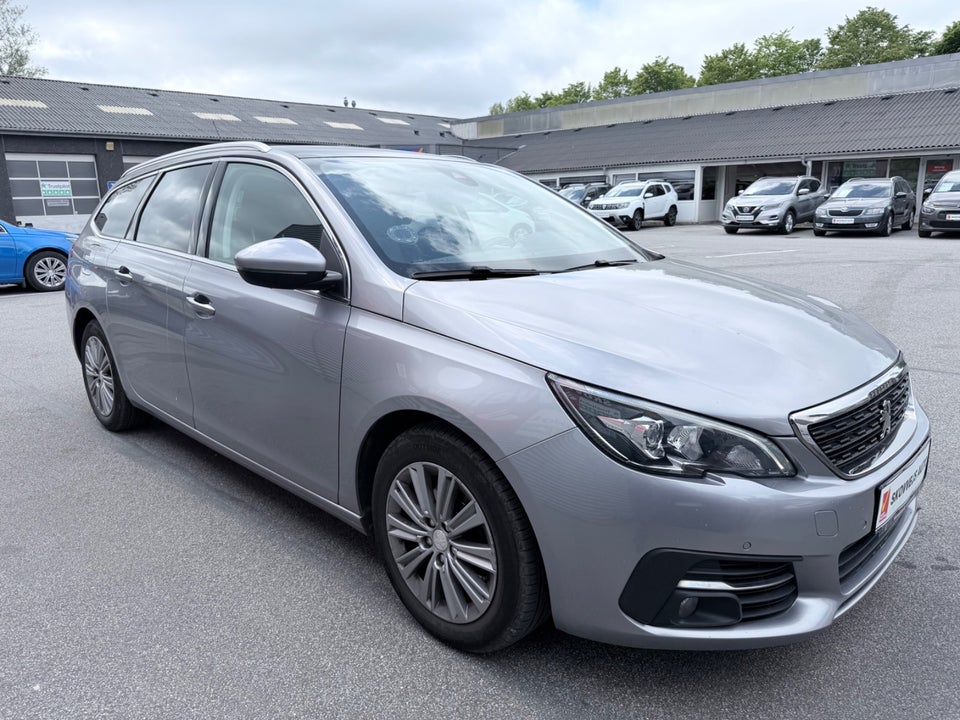 Peugeot 308 1,5 BlueHDi 130 Allure Sky SW 5d