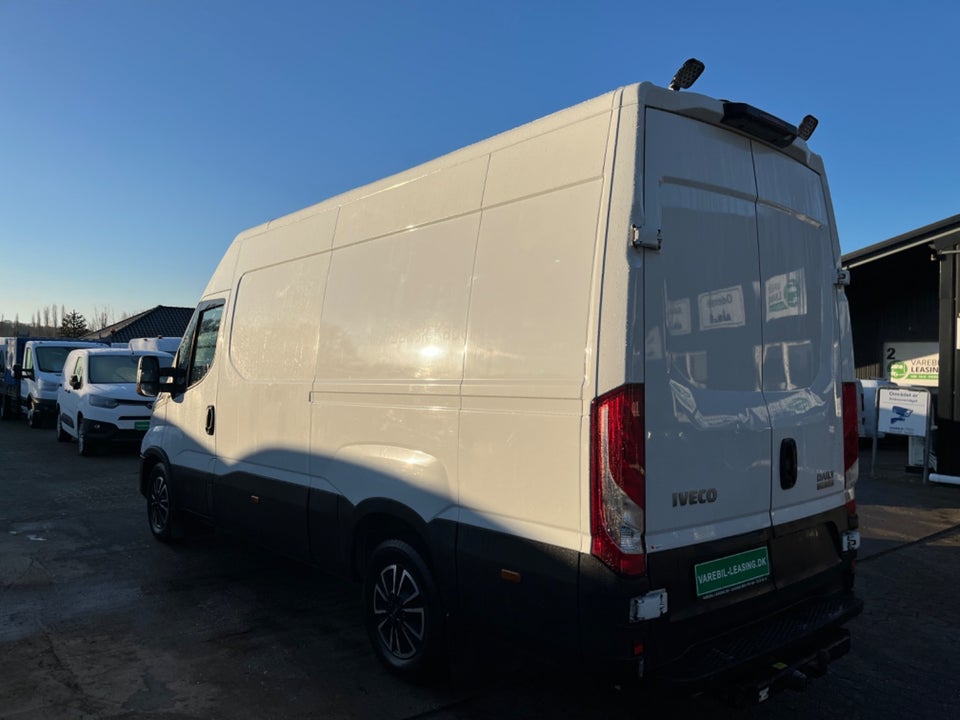 Iveco Daily 2,3 35S16 12m³ Van AG8