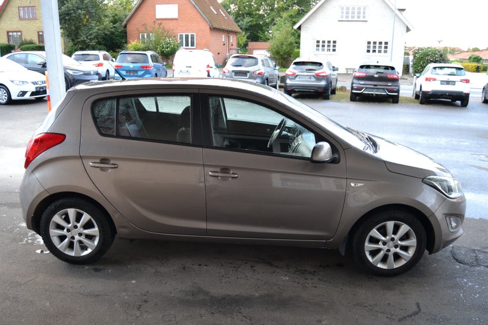 Hyundai i20 1,25 Classic XTR 5d