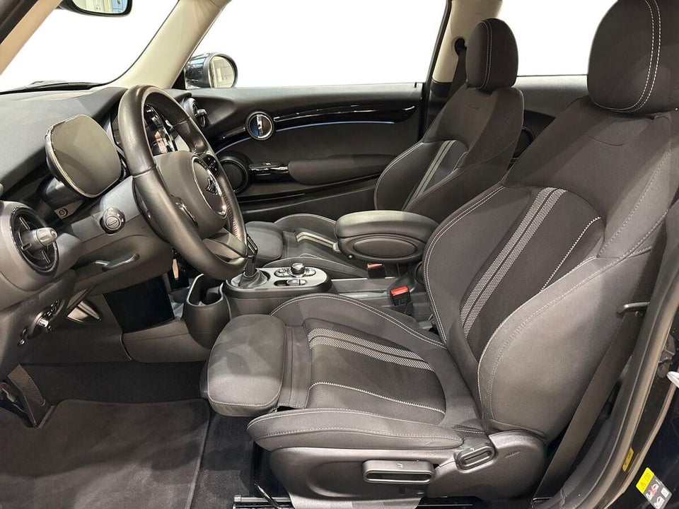 MINI Cooper SE Classic Trim 3d