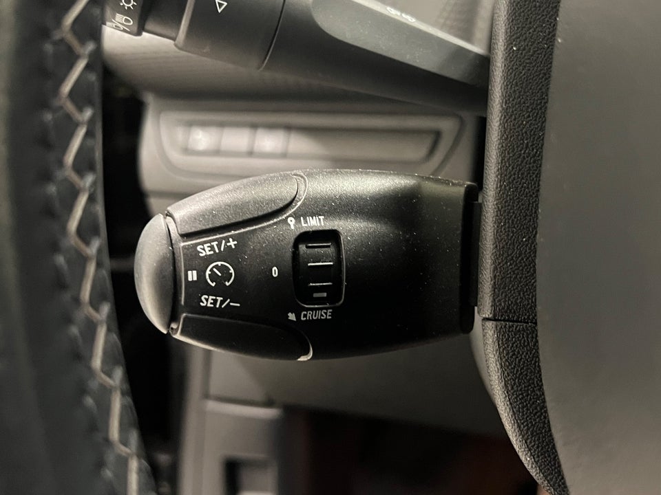 Peugeot 208 1,6 BlueHDi 100 Desire Sky 5d