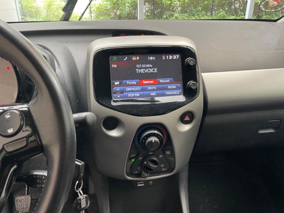 Toyota Aygo 1,0 VVT-i x-play 5d