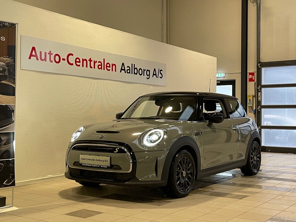 MINI Cooper SE Classic Trim 3d