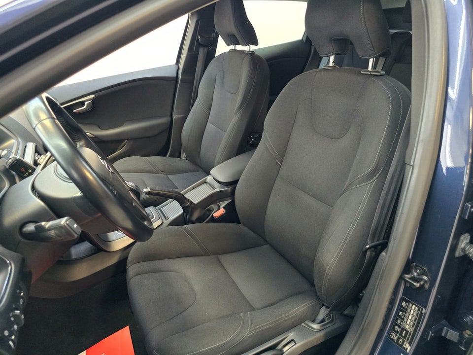 Volvo V40 1,6 D2 115 Kinetic 5d