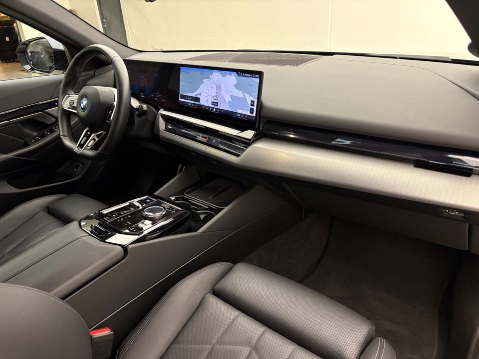 BMW i5 eDrive40 M-Sport 4d