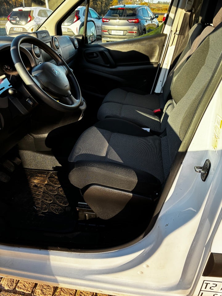 Peugeot Partner 1,6 BlueHDi 100 L1 ESG Flex Van 5d