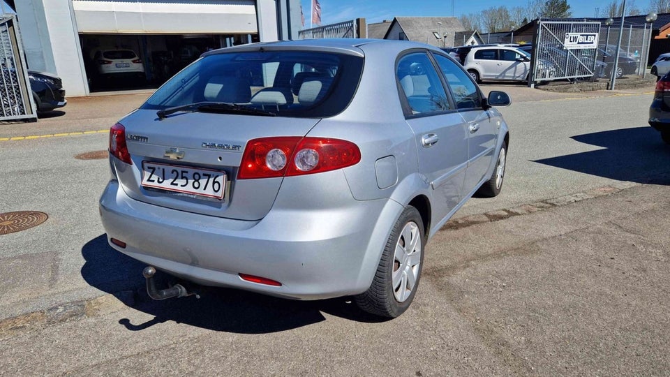 Chevrolet Lacetti 1,6 SX 5d