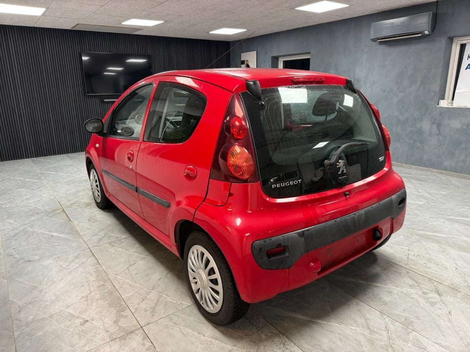 Peugeot 107 1,0 Champion 5d